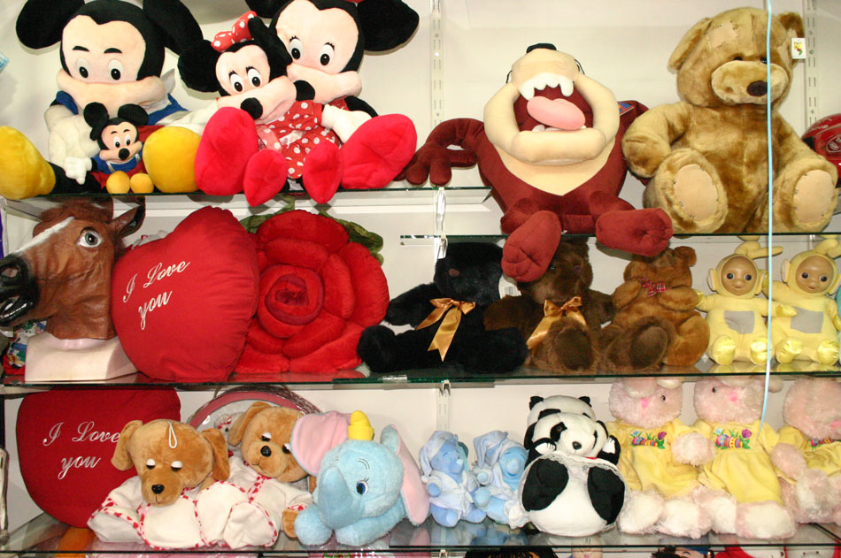 Yammine Balloons,Gift Shop, Kids Parties in lebanon, kids parties accessories lebanon in lebanon, Balloons in lebanon, costumes in lebanon,kids costumes in lebanon, gifts in lebanon, party accessories in lebanon